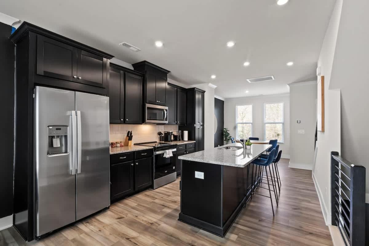 Luxurious King 3br Townhouse Mins To Uptown Clt!