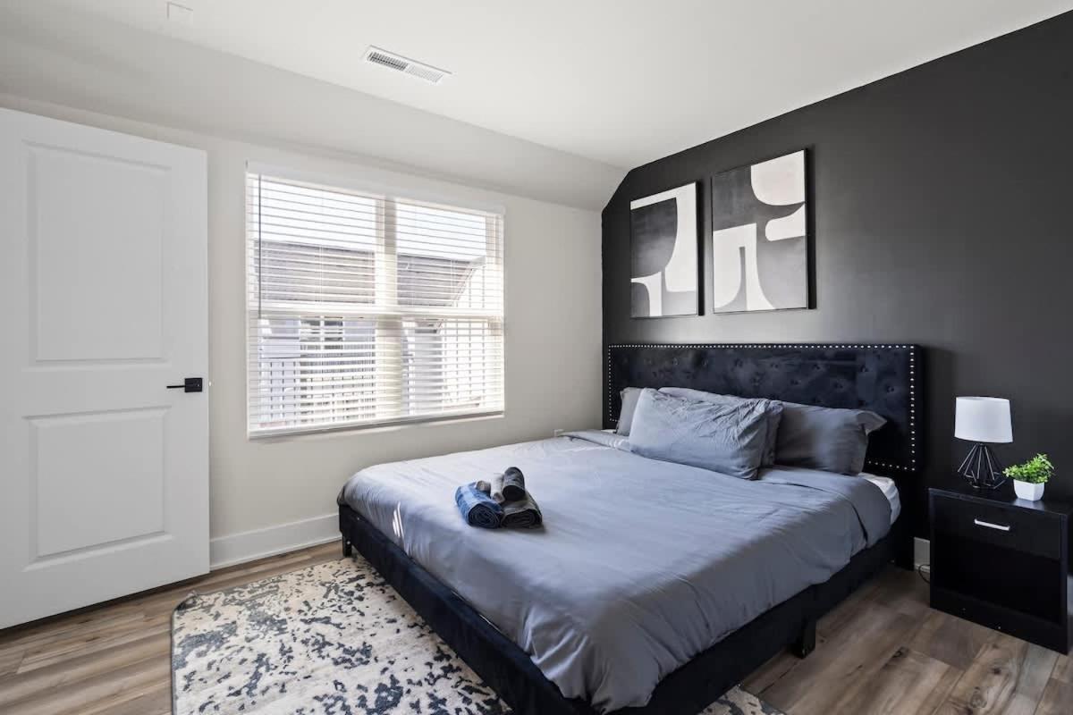 Luxurious King 3br Townhouse Mins To Uptown Clt! Charlotte