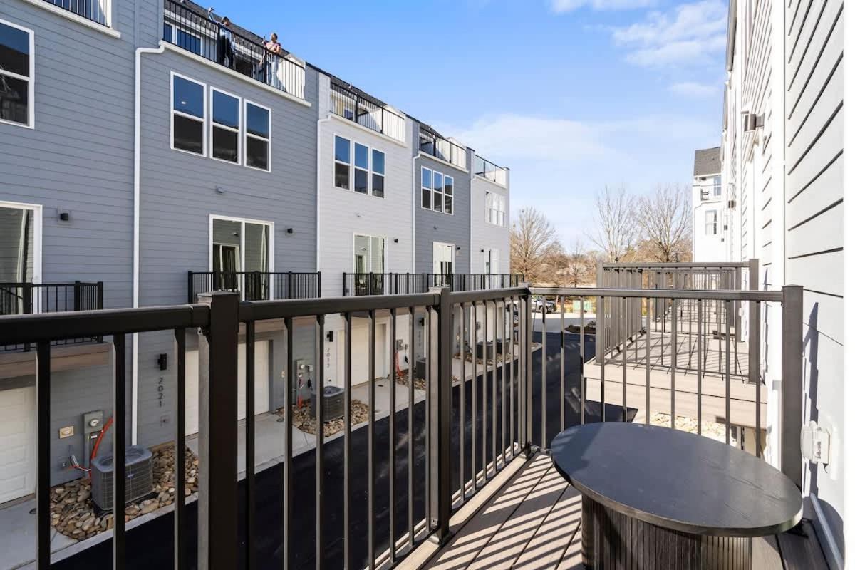 Luxurious King 3br Townhouse Mins To Uptown Clt! Holiday home Charlotte