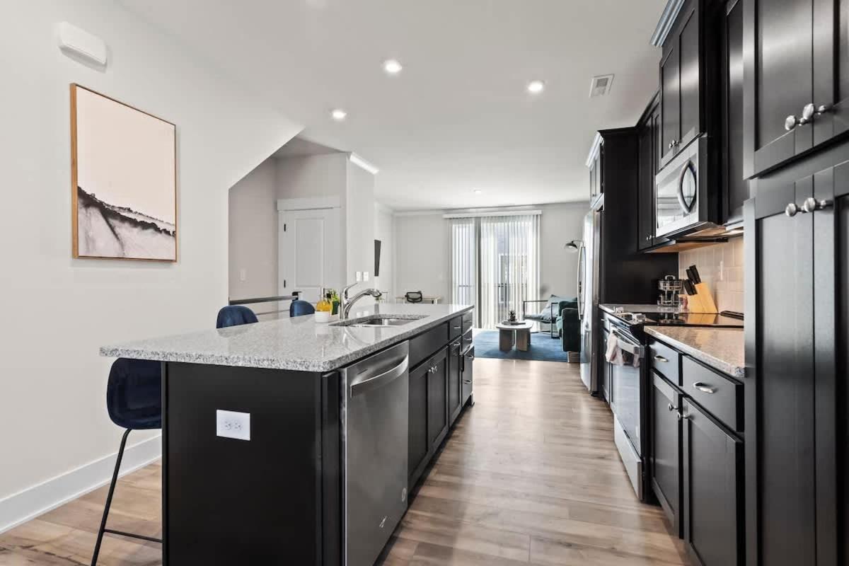 Holiday home Luxurious King 3br Townhouse Mins To Uptown Clt! Charlotte